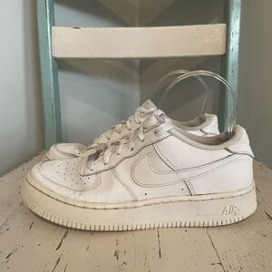 Nike Air Force 1 GS Low Athletic Shoes ‘Triple White' 314192 117 Sz 5.5Y SEE DES
